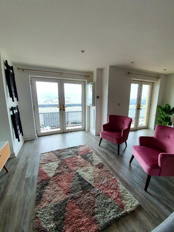 In The Heart Of Portrush - Beautiful Views Apartment Exterior foto