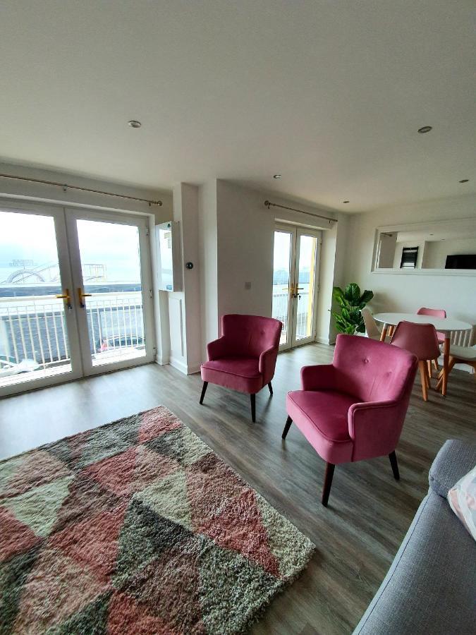 In The Heart Of Portrush - Beautiful Views Apartment Exterior foto