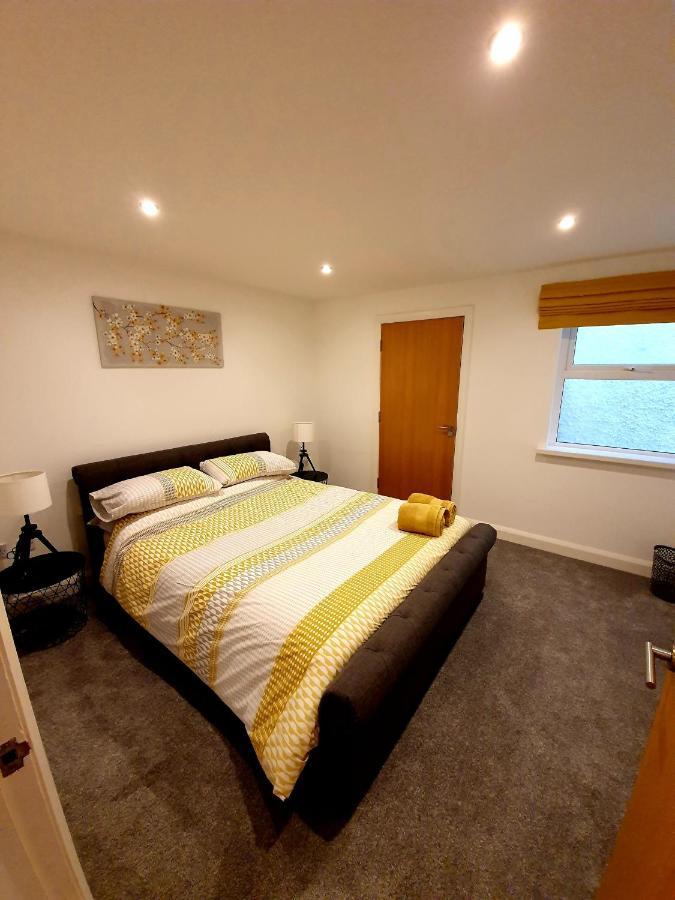 In The Heart Of Portrush - Beautiful Views Apartment Exterior foto