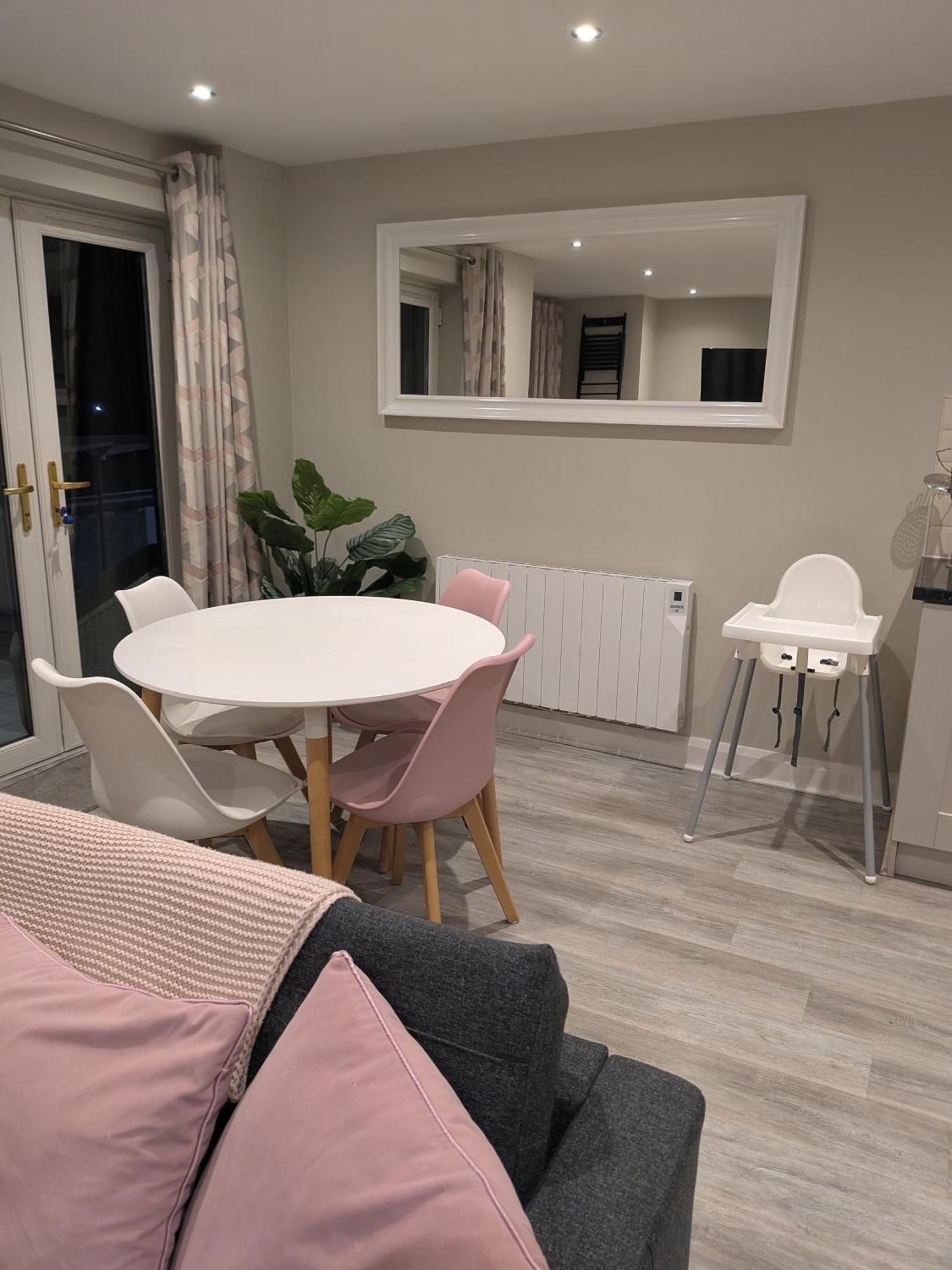 In The Heart Of Portrush - Beautiful Views Apartment Exterior foto